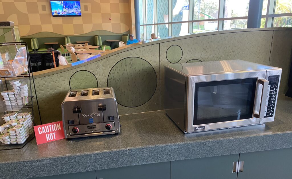 microwaves toaster at pop century