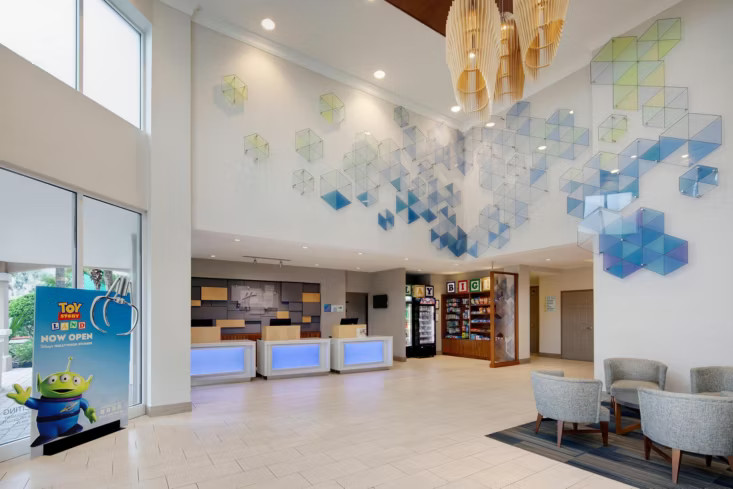 Holiday Inn Express and Suites - Lobby