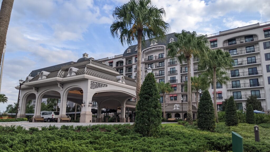 facts about riviera resort - front entrance